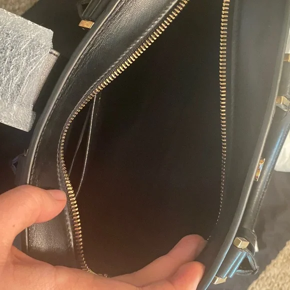 Saint Laurent crossbody logo bag - Picture 8 of 14